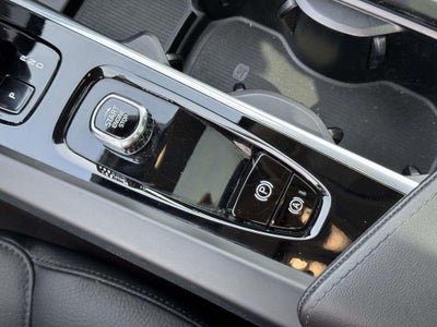 2024 Volvo XC60 B5 Plus Dark Theme