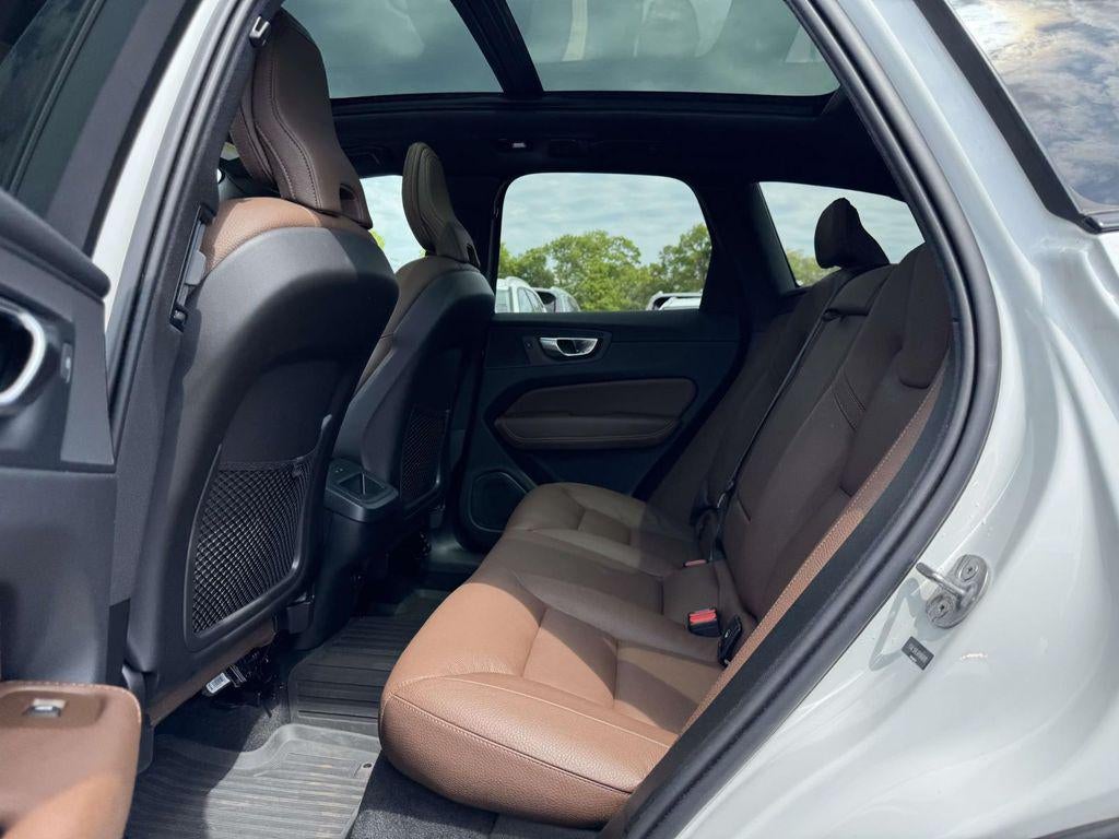 2024 Volvo XC60 B5 Plus Dark Theme
