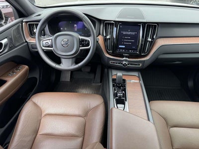 2024 Volvo XC60 B5 Plus Dark Theme