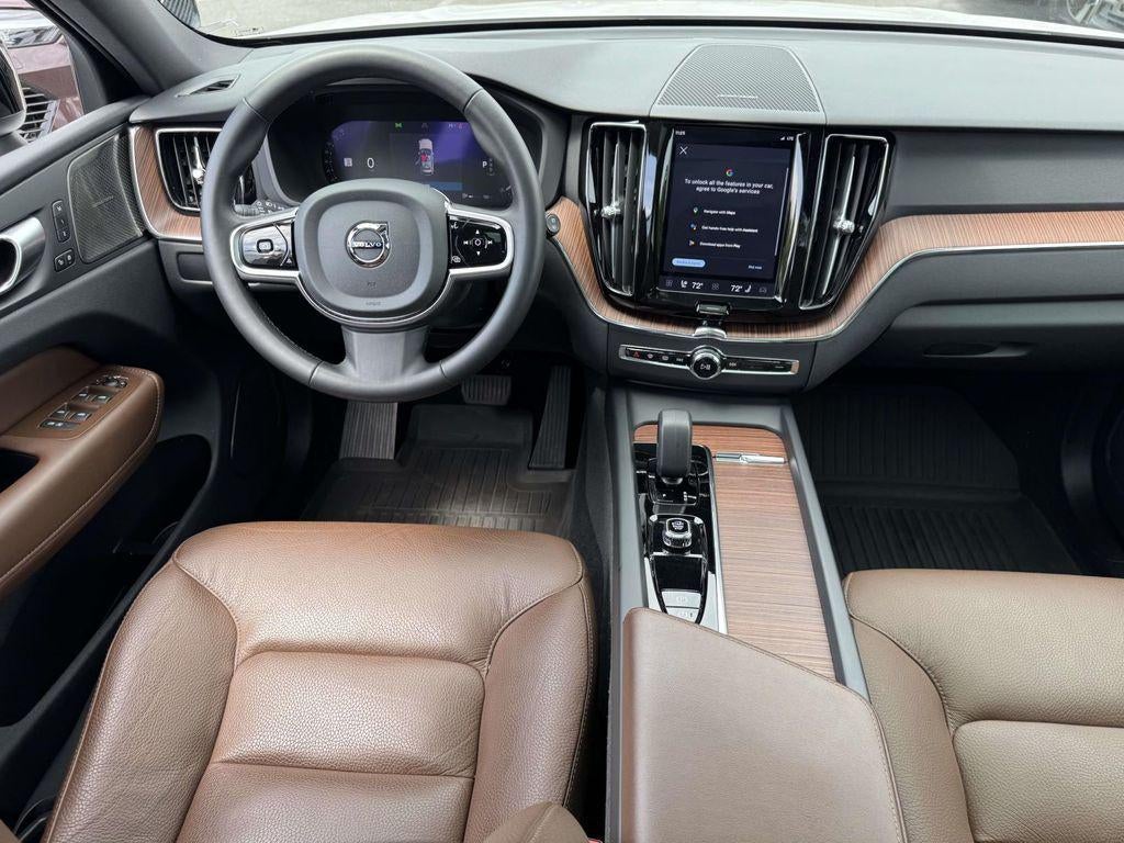 2024 Volvo XC60 B5 Plus Dark Theme