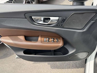 2024 Volvo XC60 B5 Plus Dark Theme