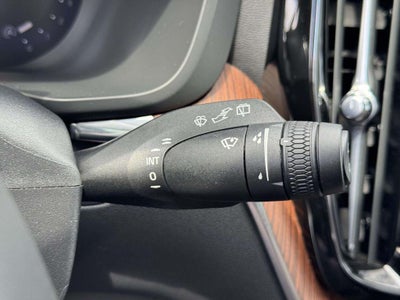 2024 Volvo XC60 B5 Plus Dark Theme