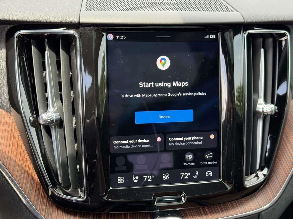 2024 Volvo XC60 B5 Plus Dark Theme