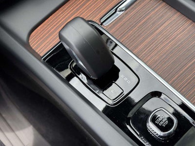2024 Volvo XC60 B5 Plus Dark Theme