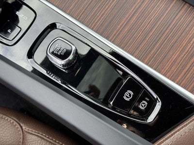 2024 Volvo XC60 B5 Plus Dark Theme