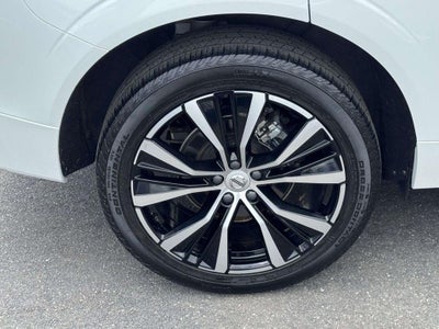 2024 Volvo XC60 B5 Plus Dark Theme
