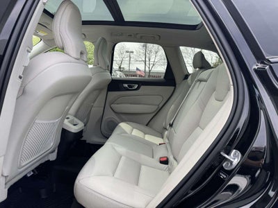 2024 Volvo XC60 B5 Plus Dark Theme