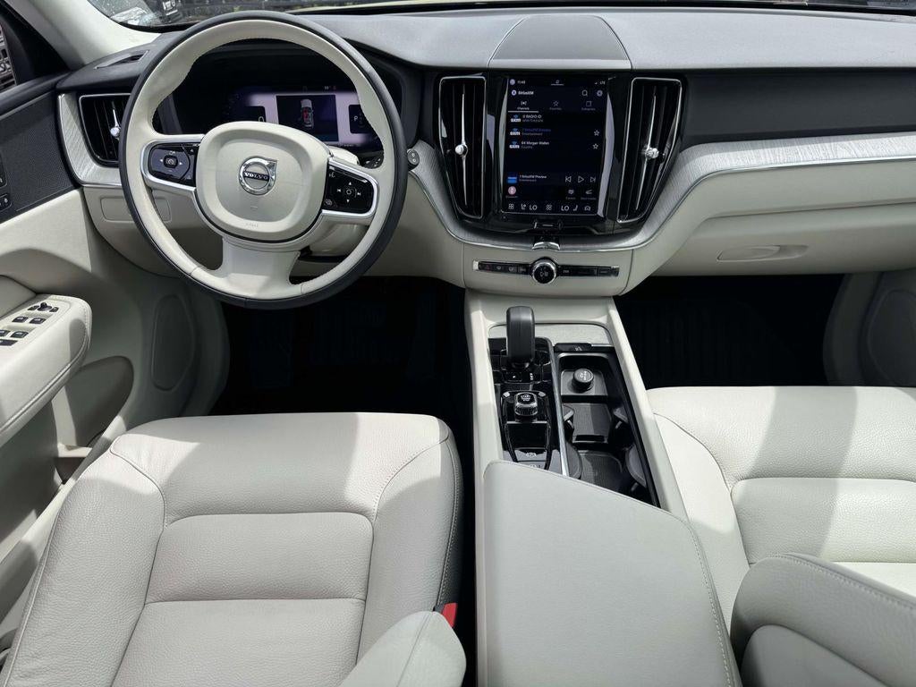2024 Volvo XC60 B5 Plus Dark Theme