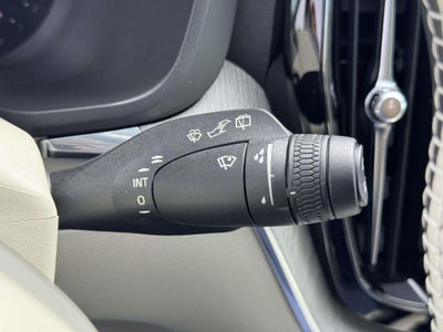 2024 Volvo XC60 B5 Plus Dark Theme