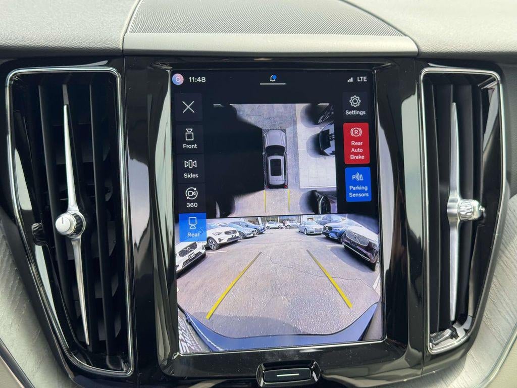 2024 Volvo XC60 B5 Plus Dark Theme