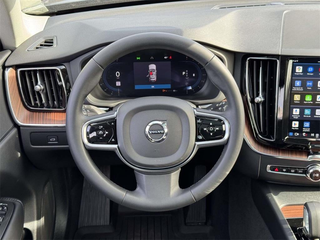 2024 Volvo XC60 B5 Plus Dark Theme