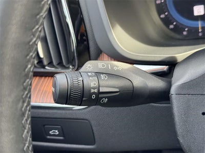 2024 Volvo XC60 B5 Plus Dark Theme