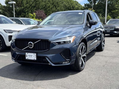 2024 Volvo XC60 B5 Ultimate Dark Theme