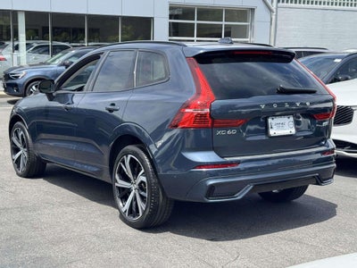 2024 Volvo XC60 B5 Ultimate Dark Theme