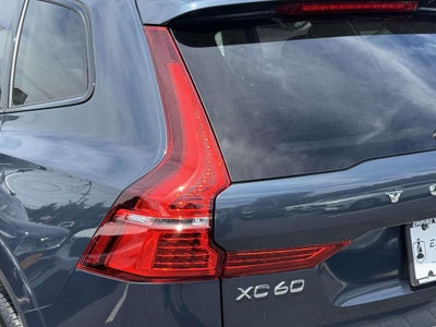 2024 Volvo XC60 B5 Ultimate Dark Theme