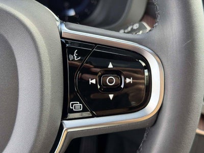 2024 Volvo XC60 B5 Ultimate Dark Theme