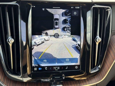 2024 Volvo XC60 B5 Ultimate Dark Theme