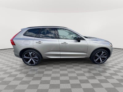 2024 Volvo XC60 B5 Ultimate Dark Theme