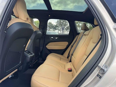 2024 Volvo XC60 B5 Ultimate Dark Theme