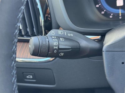 2023 Volvo XC60 B5 Plus Bright Theme