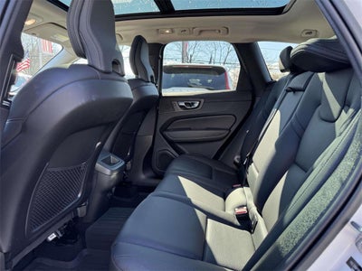 2023 Volvo XC60 B5 Plus Bright Theme