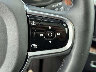 2023 Volvo XC60 B5 Plus Bright Theme