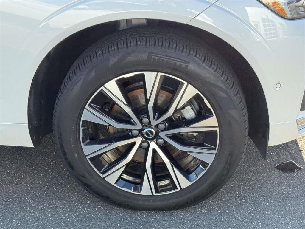 2023 Volvo XC60 B5 Plus Bright Theme