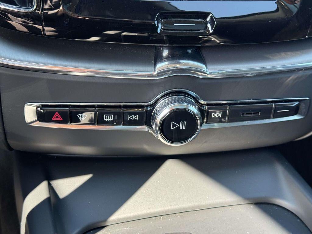 2023 Volvo XC60 B5 Core