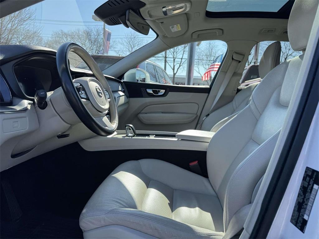 2023 Volvo XC60 B5 Core