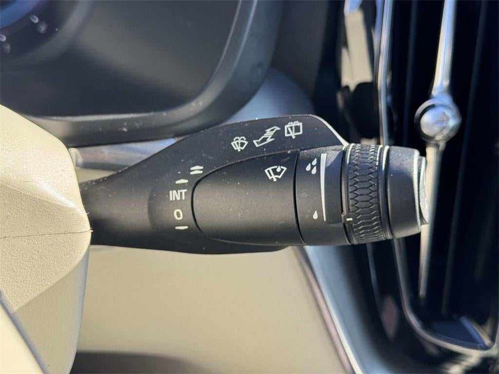 2023 Volvo XC60 B5 Core