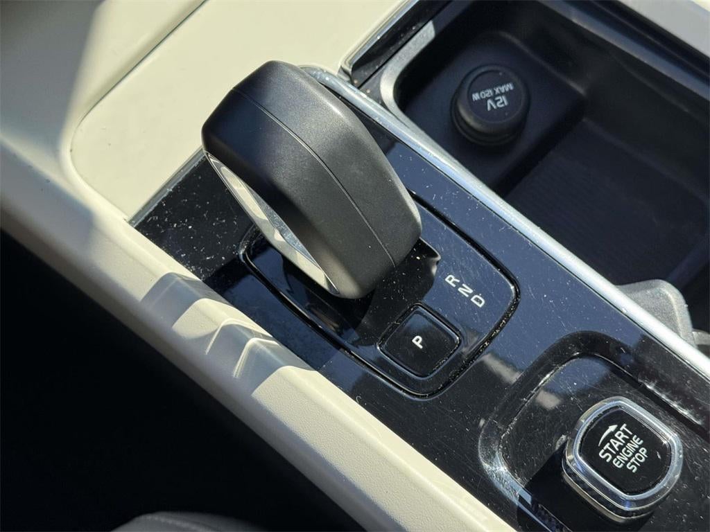 2023 Volvo XC60 B5 Core