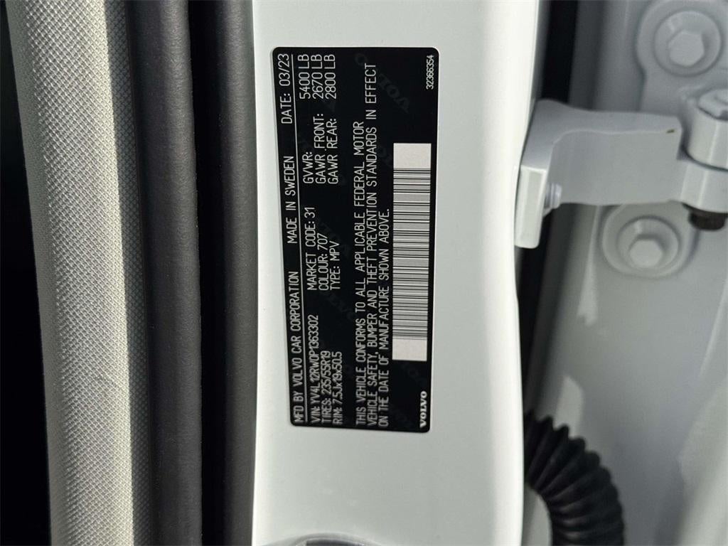 2023 Volvo XC60 B5 Plus Dark Theme