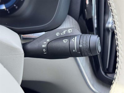 2023 Volvo XC60 B5 Plus Dark Theme