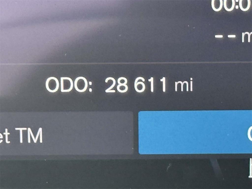 2023 Volvo XC60 B5 Plus Dark Theme