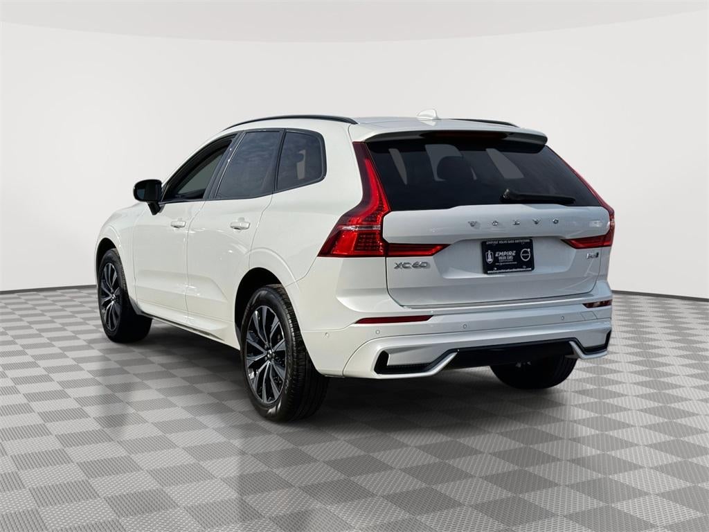 2023 Volvo XC60 B5 Plus Dark Theme