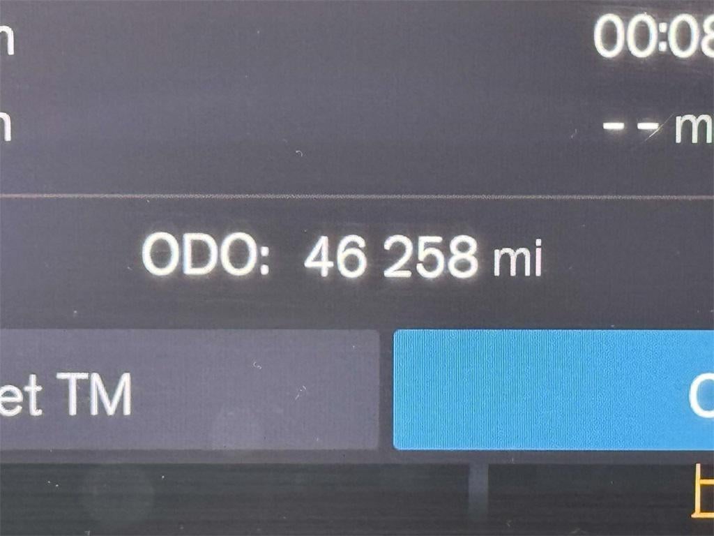 2023 Volvo XC60 B5 Plus Dark Theme