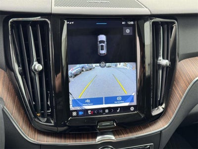 2023 Volvo XC60 B5 Plus Dark Theme