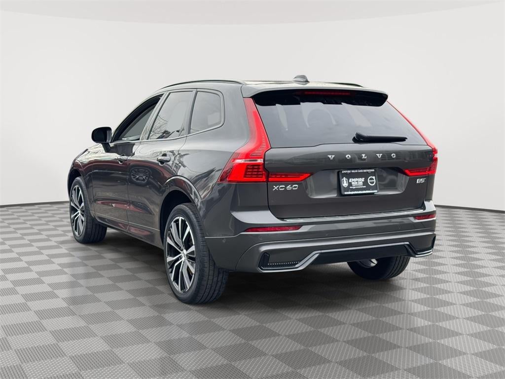 2023 Volvo XC60 B5 Plus Dark Theme
