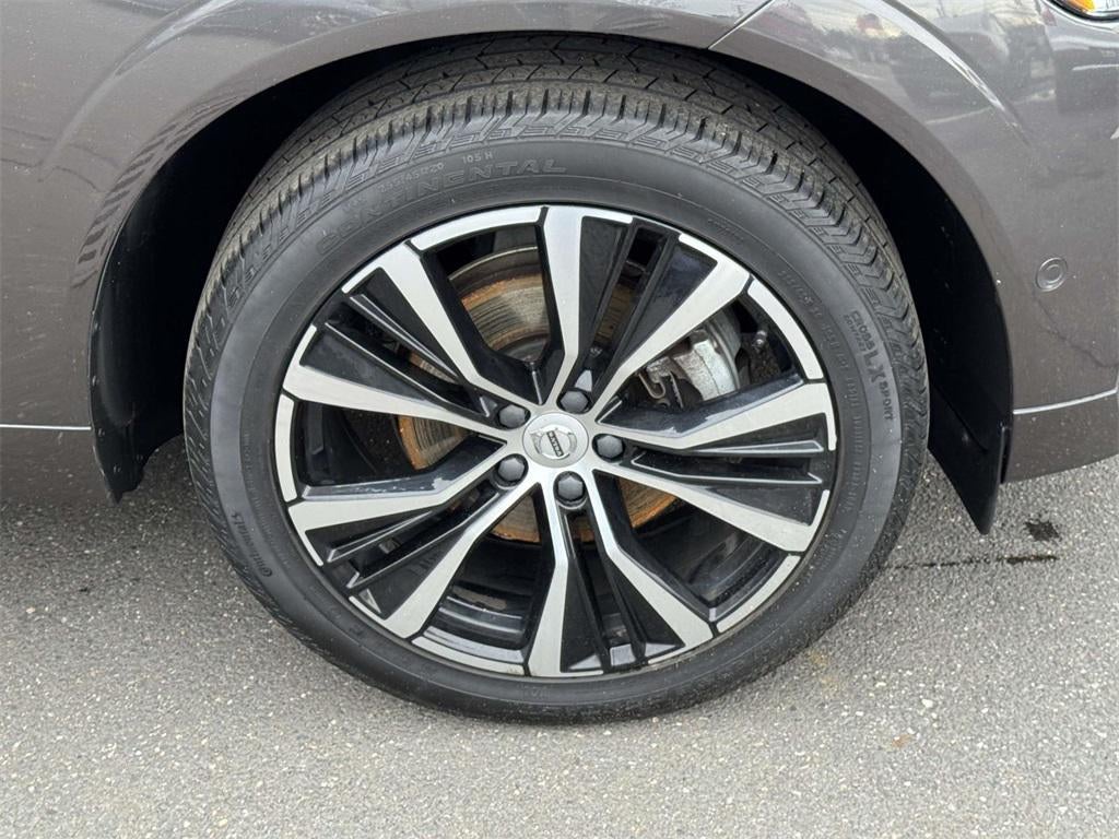 2023 Volvo XC60 B5 Plus Dark Theme