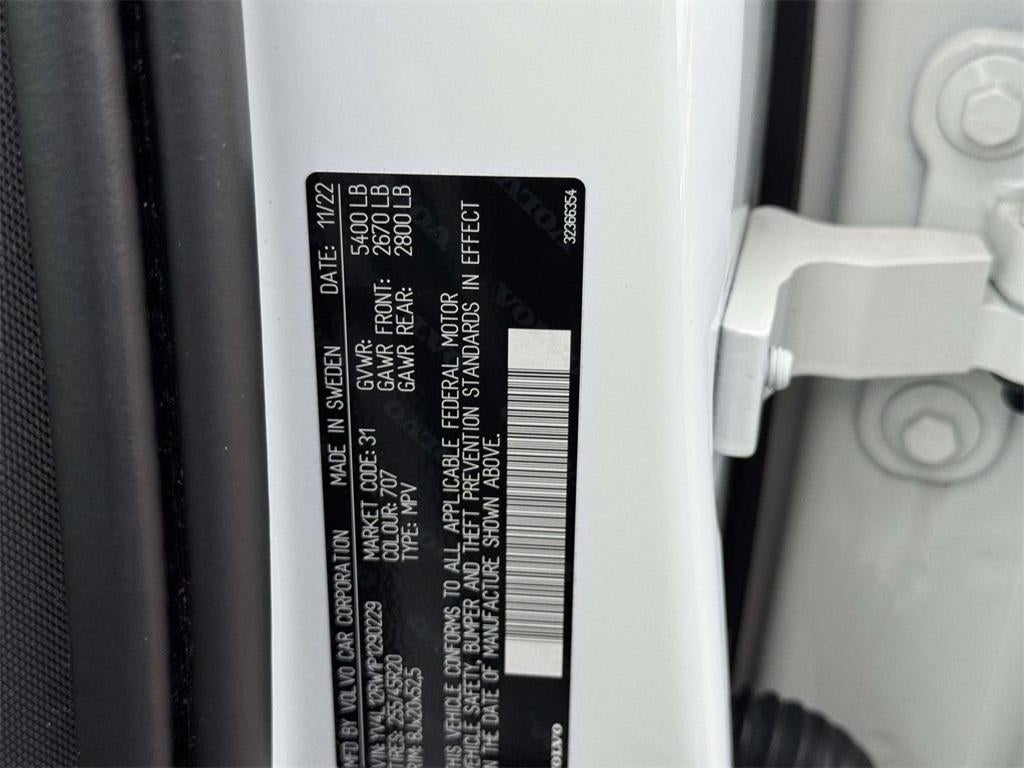 2023 Volvo XC60 B5 Plus Dark Theme