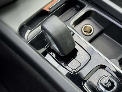 2023 Volvo XC60 B5 Plus Dark Theme