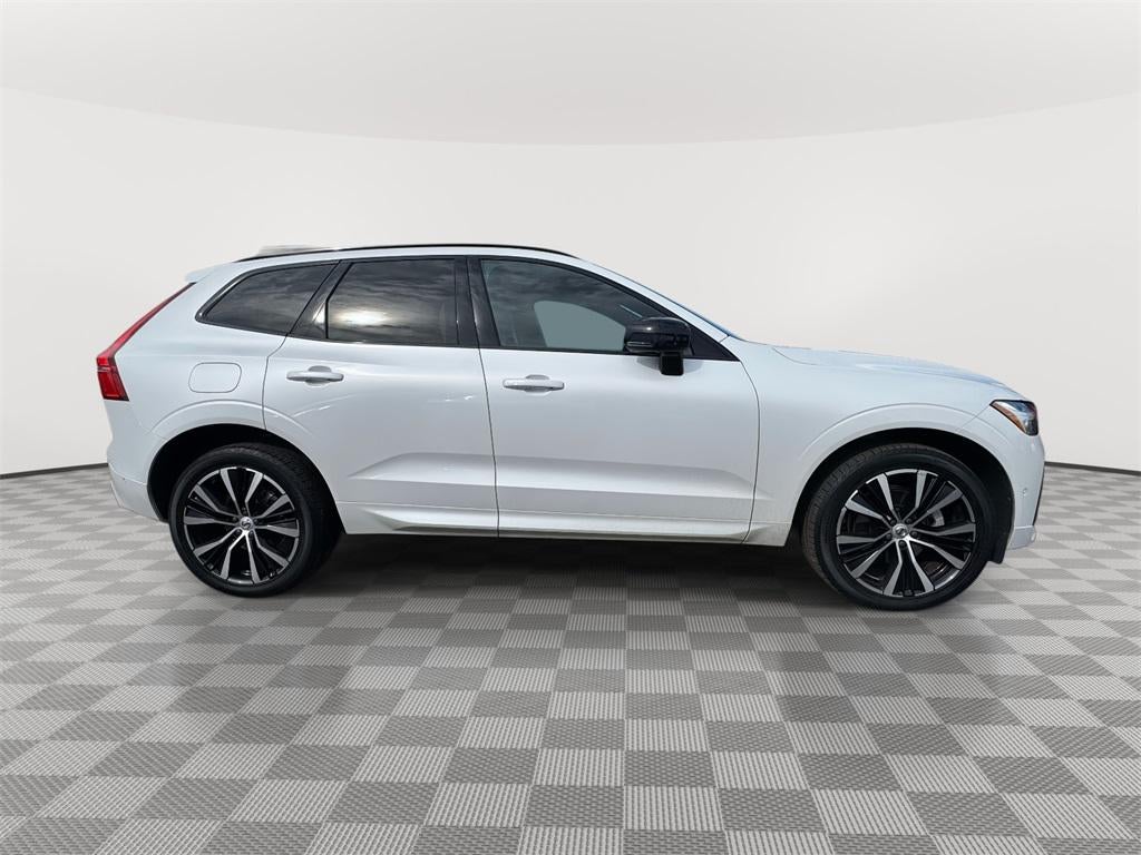 2023 Volvo XC60 B5 Plus Dark Theme
