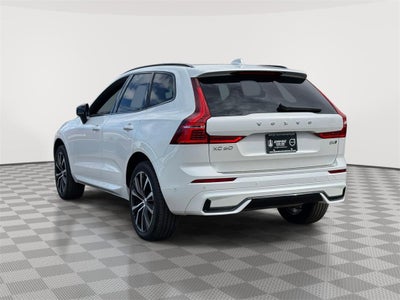 2023 Volvo XC60 B5 Plus Dark Theme