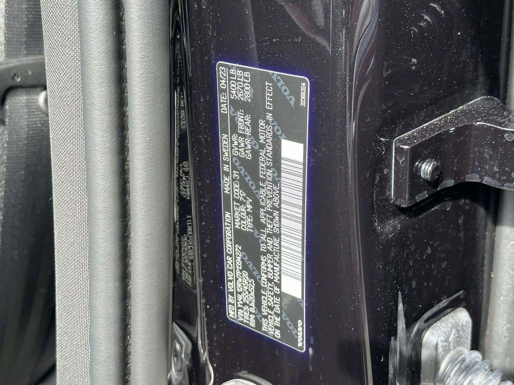 2023 Volvo XC60 B5 Plus Dark Theme