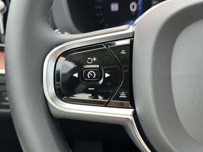 2023 Volvo XC60 B5 Plus Dark Theme