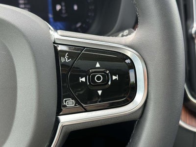 2023 Volvo XC60 B5 Plus Dark Theme