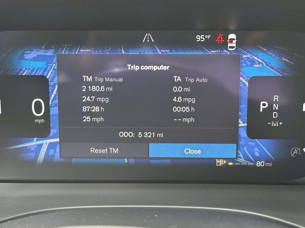 2023 Volvo XC60 B5 Plus Dark Theme