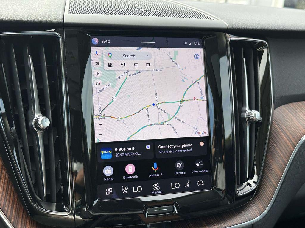 2023 Volvo XC60 B5 Plus Dark Theme