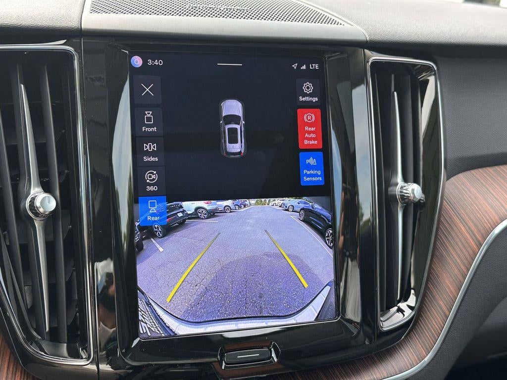 2023 Volvo XC60 B5 Plus Dark Theme