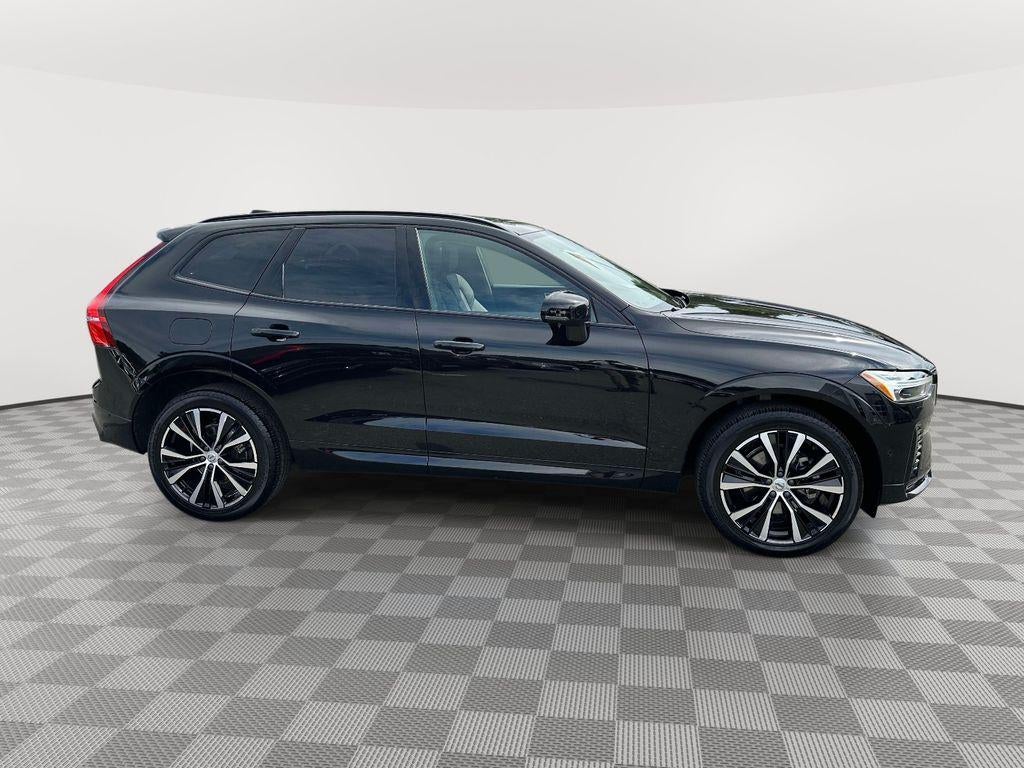 2023 Volvo XC60 B5 Plus Dark Theme